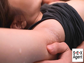 唾液!尿!潮!汗!ありとあらゆる体液をM男に強制摂取させる女　サンプル画像16